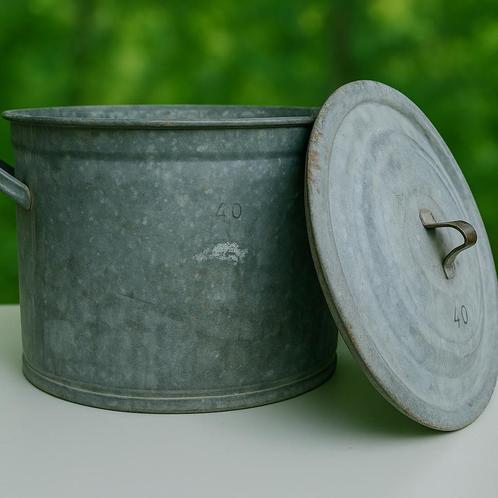 Mooie zinken ton / ketel met deksel jaren 30 ~ 50, Antiek en Kunst, Curiosa en Brocante, Ophalen