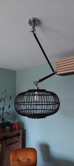 Knikarm Hanglamp met Rietenkap, Huis en Inrichting, Lampen | Hanglampen, Ophalen, Zo goed als nieuw, Modern, Minder dan 50 cm