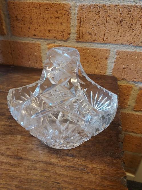 Kristal geslepen bonbonmandje., Antiek en Kunst, Antiek | Glas en Kristal, Verzenden