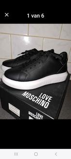 Moschino sneakers 41, Kleding | Heren, Ophalen of Verzenden, Nieuw