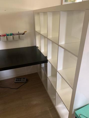 Kallax vakkenkast met bureau