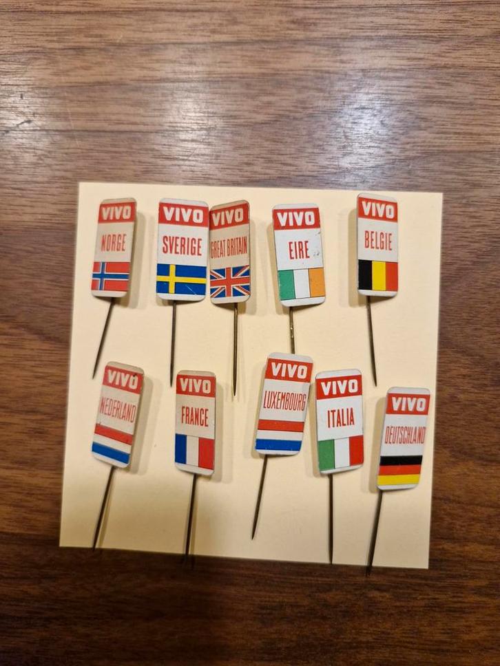 Sp 003 Vintage VIVO Landen Speldjes Set, Verzamelen, Speldjes, Pins en Buttons, Gebruikt, Speldje of Pin, Stad of Land, Ophalen of Verzenden