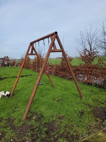 Groten ijzeren schommel € 150 beschikbaar voor biedingen