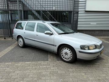 Volvo V70 2.4 Comfort line 140PK 2000 Grijs beschikbaar voor biedingen