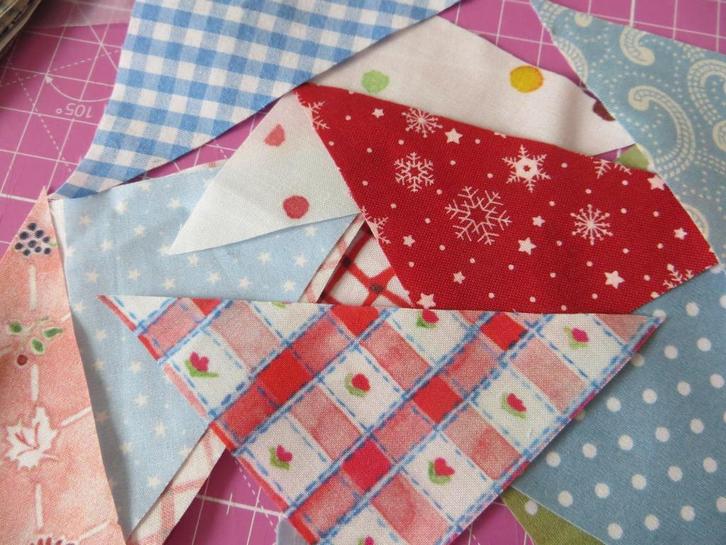 stof/patchwork/quilts/katoen/driehoek/charmquilt, Hobby en Vrije tijd, Stoffen en Lappen, Nieuw, Katoen, Minder dan 30 cm, Minder dan 30 cm