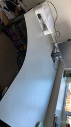 Ahrend bureau, Witgoed en Apparatuur, Zonnebanken en Gezichtsbruiners, Ophalen of Verzenden, Zo goed als nieuw