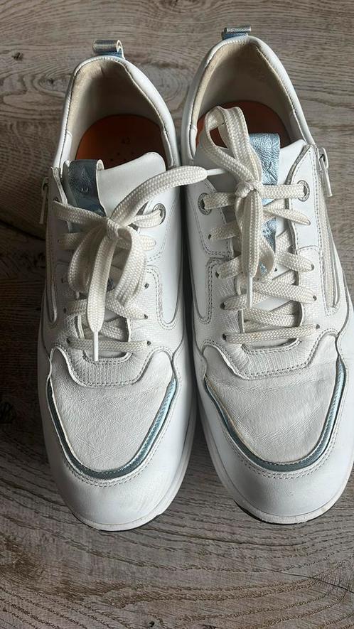 Xsensible Zgan mt 43 wit metallic blauw, Kleding | Dames, Schoenen, Zo goed als nieuw, Sneakers of Gympen, Wit, Ophalen of Verzenden