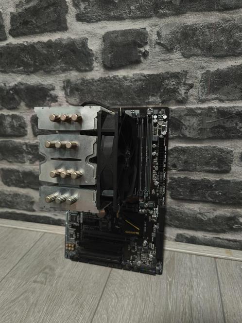 Upgradeset:  i7-6700, Gigabyte H170, CPU koeler, Computers en Software, Moederborden, Zo goed als nieuw, DDR4, Ophalen of Verzenden