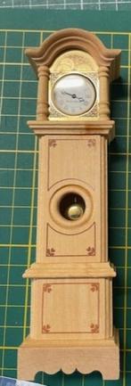 poppenhuis Bodo Hennig staande klok, Ophalen of Verzenden, Nieuw, Poppenhuis
