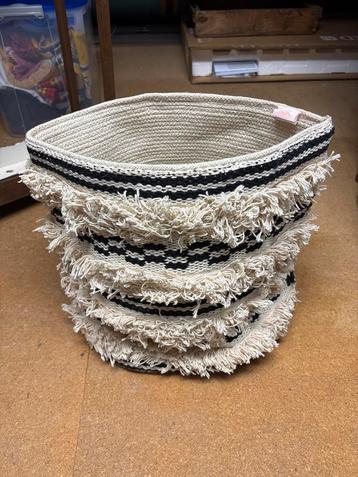 Opbergmand - 40cm hoog, 35cm diameter beschikbaar voor biedingen