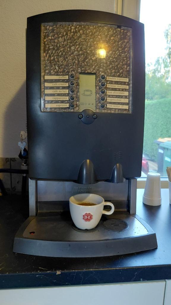 koffiemachine, Witgoed en Apparatuur, Koffiezetapparaten, Gebruikt, Gemalen koffie, Koffiemachine, 10 kopjes of meer, Afneembaar waterreservoir