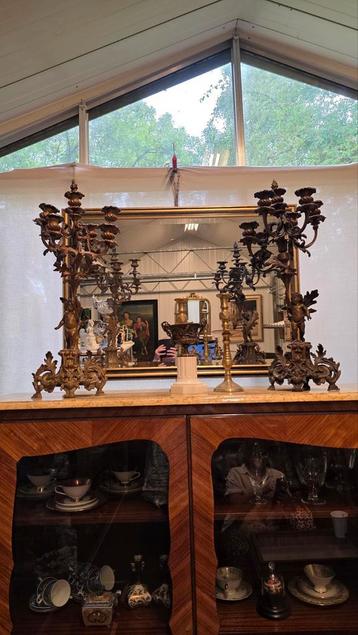 Grote antieke bronzen putty kandelaren 73 cm beschikbaar voor biedingen