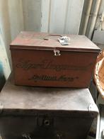 Oude grote blikken sigaren droogtrommel, Ophalen