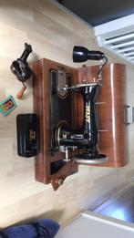 Pfaff 31 naaimachine met accessoires, Antiek en Kunst, Antiek | Naaimachines, Ophalen