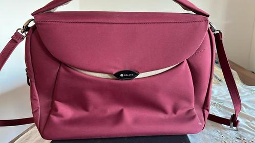 Rode laptoptas (merk Delsey), Computers en Software, Laptoptassen, Zo goed als nieuw, Ophalen of Verzenden