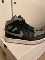 Air Jordan 1 Mid Shadow Grey, Gedragen, Jordan, Sneakers of Gympen, Zwart