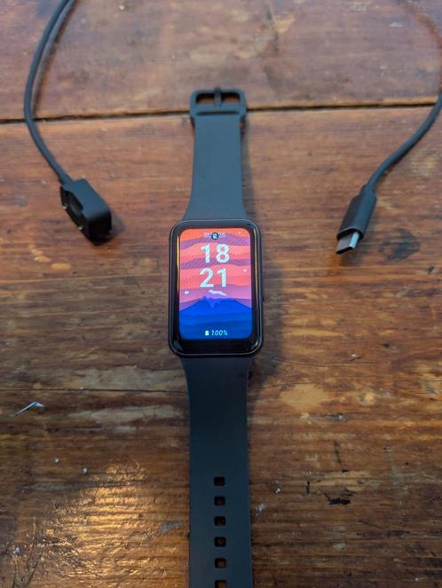 Samsung Galaxy Fit 3, Sieraden, Tassen en Uiterlijk, Smartwatches, Zo goed als nieuw, Android, Zwart, Ophalen of Verzenden