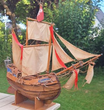 scheepsmodel zeeroverschip beschikbaar voor biedingen