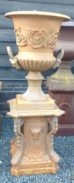 Grote aparte gietijzeren pot en sokkel baardman., Ophalen, Rond, Nieuw, Tuin