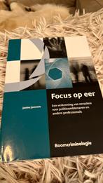 Janine Janssen - Focus op eer, Ophalen of Verzenden, Zo goed als nieuw, Janine Janssen