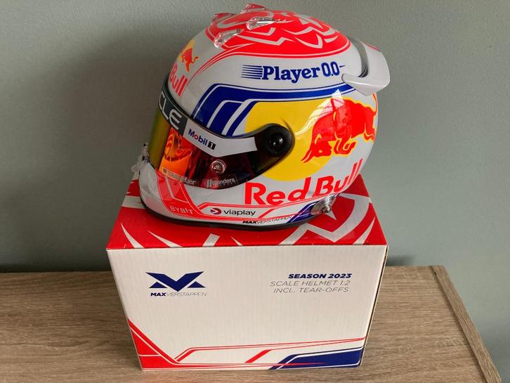 ✅ Max Verstappen 1:2 helm 2023 Season Red Bull Racing RB19, Verzamelen, Automerken, Motoren en Formule 1, Nieuw, Formule 1, Ophalen of Verzenden