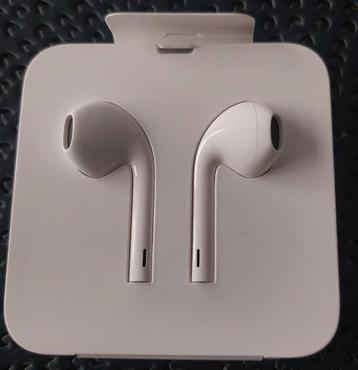 Apple EarPods - Nieuw in verpakking! beschikbaar voor biedingen