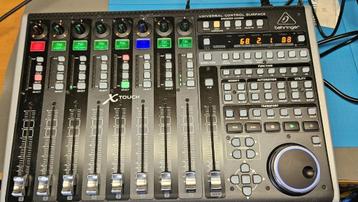 Eigenwijze behringer X-touch beschikbaar voor biedingen