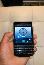Goedwerkende blackberrys porsche design P'9983. Wha, Telecommunicatie, Mobiele telefoons | Hoesjes en Frontjes | Blackberry, Gebruikt
