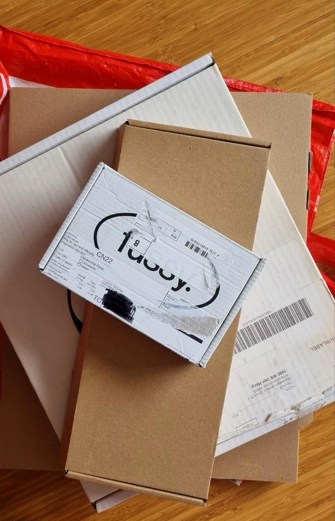 * gratis * verschillende kleine verzend- en brievendozen, Doe-het-zelf en Verbouw, Kratten en Dozen, Gebruikt, Doos, Minder dan 50 cm