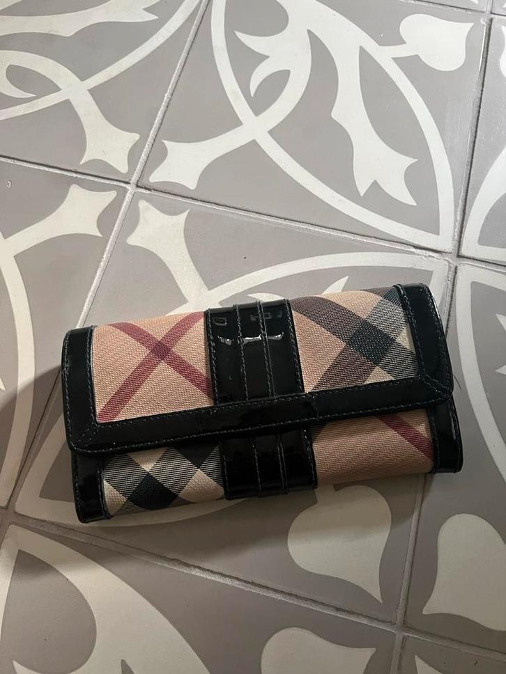 Burberry Portemonnee - Klassiek Design, Sieraden, Tassen en Uiterlijk, Portemonnees, Gebruikt, Overige merken, Beige, Leer, Ophalen of Verzenden