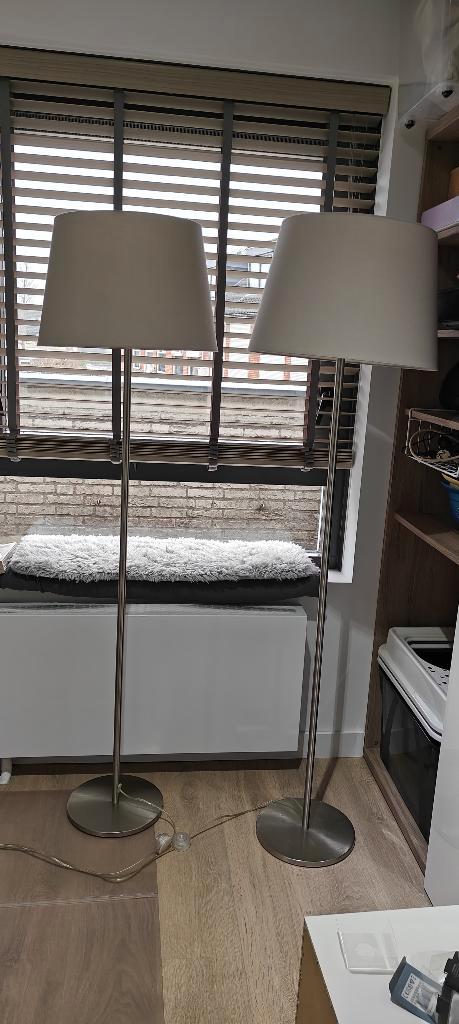 Staande lampen rvs. Met lampenkap, Huis en Inrichting, Lampen | Lampenkappen, Zo goed als nieuw, 50 cm of meer, Rond, Beige, Ophalen