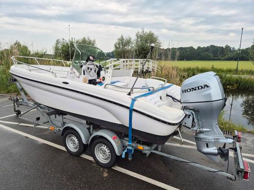Ranieri Soverato met Honda 100pk van 2023 slecht 38 uur !!!, Watersport en Boten, Vis- en Consoleboten, Zo goed als nieuw, 70 pk of meer