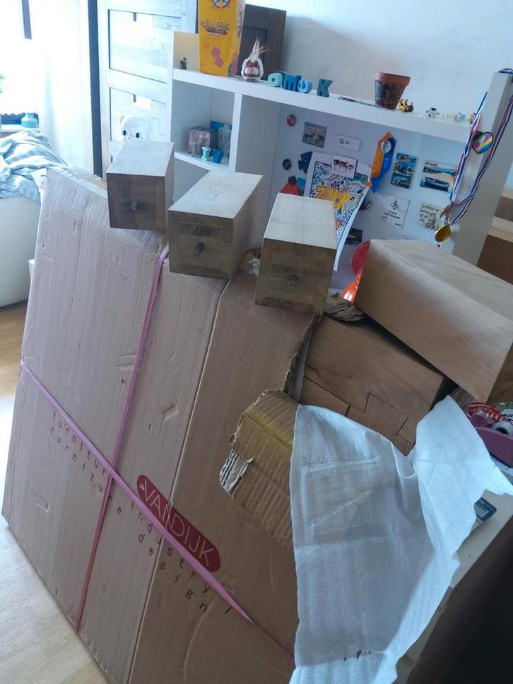 Blanke nieuwe eikenhouten salontafel met zwaluw staart inleg, Huis en Inrichting, Tafels | Salontafels, Nieuw, Minder dan 50 cm