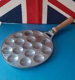 Patisse,poffertjes pan,voor 16 poffertjes per keer., Huis en Inrichting, Keuken | Potten en Pannen, Ophalen of Verzenden, Zo goed als nieuw