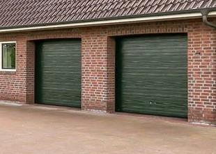 2 garagedeuren, Doe-het-zelf en Verbouw, Deuren en Horren, Gebruikt, Garagedeur, 215 cm of meer, 120 cm of meer, Kunststof, Metaal