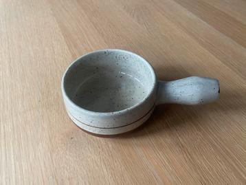 Vintage retro Keramisch Schaaltje kommetje bakje met Handvat beschikbaar voor biedingen
