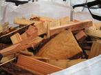 Zagerij afval stukken douglas hout, Tuin en Terras, Haardhout, Ophalen, Overige houtsoorten, Blokken