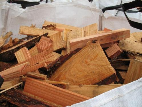 Zagerij afval stukken douglas hout, Tuin en Terras, Haardhout, Blokken, Overige houtsoorten, Ophalen