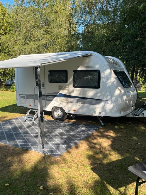 Hobby 400 sf De Luxe, Caravans en Kamperen, Caravans, Particulier, tot en met 4, 750 - 1000 kg, Treinzit, Hobby, Dwarsbed, 4 tot 5 meter