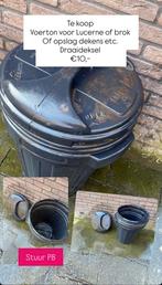 Voerton - grote grijze ton met draaideksel, Ophalen, Vee