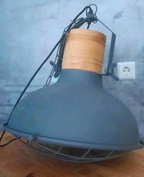 Industriele hanglamp betongrijs 46% korting lamp industriee, Huis en Inrichting, Lampen | Hanglampen, Nieuw, 50 tot 75 cm, Hout