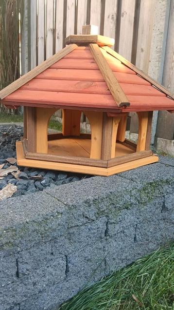Nieuwe Houten Vogelhuisje voederhuisje  beschikbaar voor biedingen