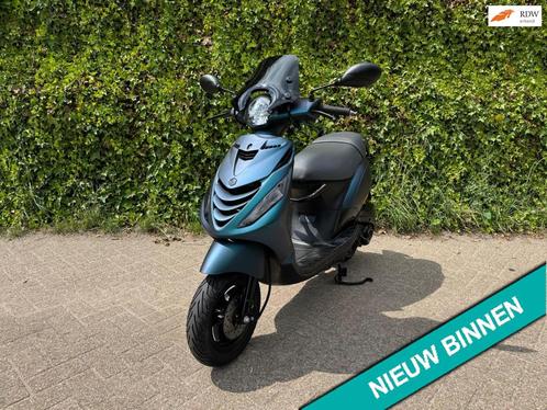 Piaggio Bromscooter Zip SP POWER1 LED MAT CAMELEON BETAAL me, Fietsen en Brommers, Brommers | Overige merken, Gebruikt