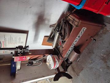 Bandenwissel apparaat Duquesne beschikbaar voor biedingen