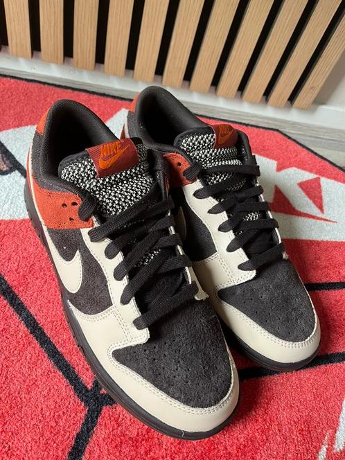 Nike Dunk Low "Red Panda" - 44,5 , FV0395-200, Kleding | Heren, Schoenen, Nieuw, Sneakers of Gympen, Ophalen of Verzenden