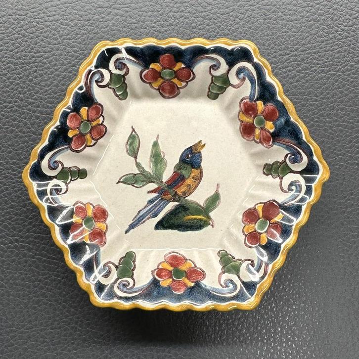 Makkum Altena & Krooyenga aardewerk wandbordje decor vogel, Antiek en Kunst, Antiek | Keramiek en Aardewerk, Ophalen