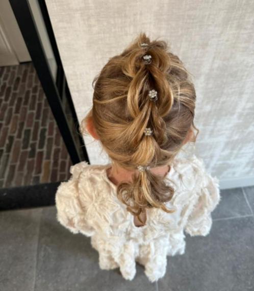 Feestkapsel, bruidje, Diensten en Vakmensen, Kappers en Thuiskappers, Bruidskapsels, Komt aan huis