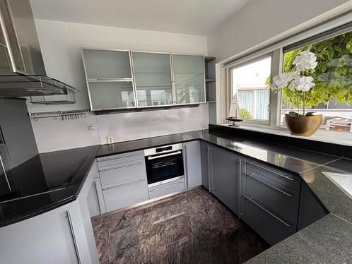 Keuken inclusief apparatuur donker grijs, Huis en Inrichting, Keuken | Complete keukens, Zo goed als nieuw, U-keuken, Grijs, Graniet of Steen