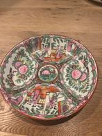Antiek Chinees Bord met Bloemmotieven en Scènes, Ophalen of Verzenden