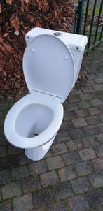 Toilet met keramisch water-reservoir en wc bril., Ophalen, Toilet